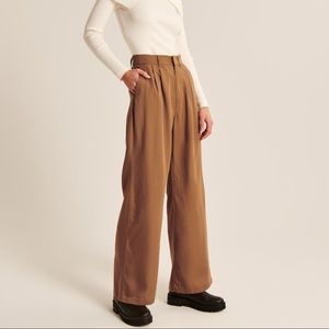 NWT! A&F Tailored Wide-Leg Pants